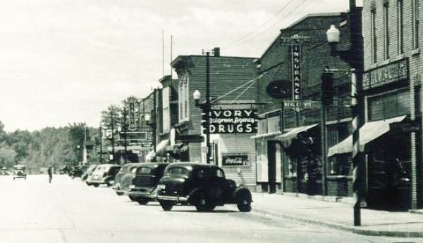 Rialto Theatre - Old Photo (newer photo)